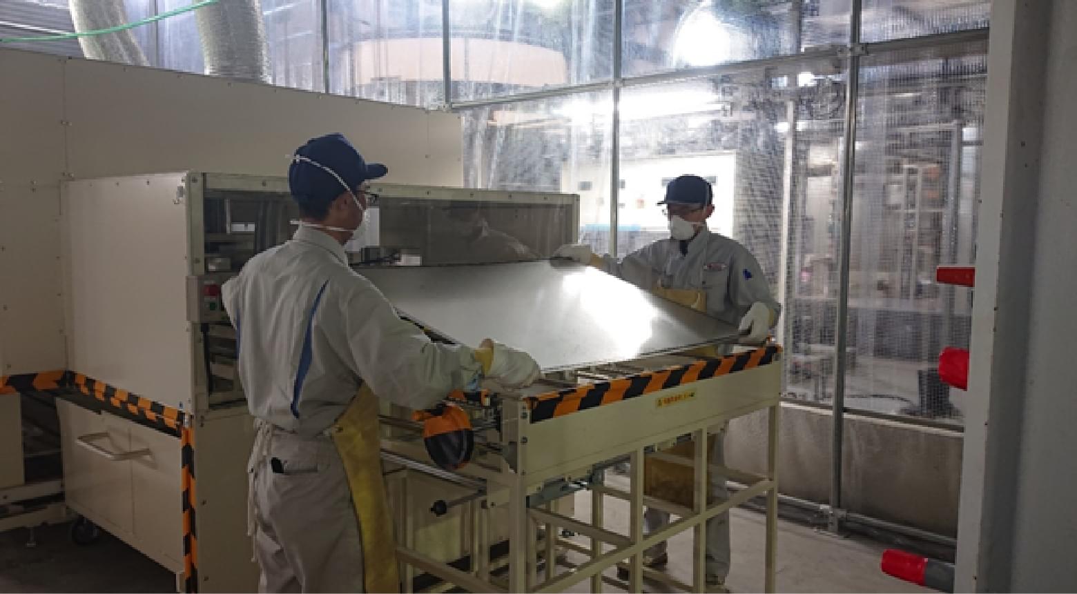 パネルセパレータ処理後のCIS薄膜太陽電池モジュール